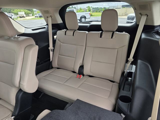 Used 2022 Ford Explorer Limited w/ Limited Technology Package RWD image 18