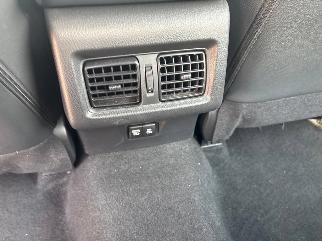 Used 2025 Toyota Camry SE FWD image 19