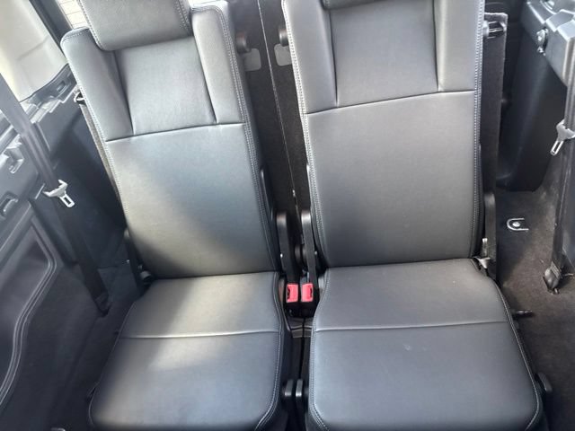 Used 2013 Land Rover LR4 HSE AWD/4WD image 12