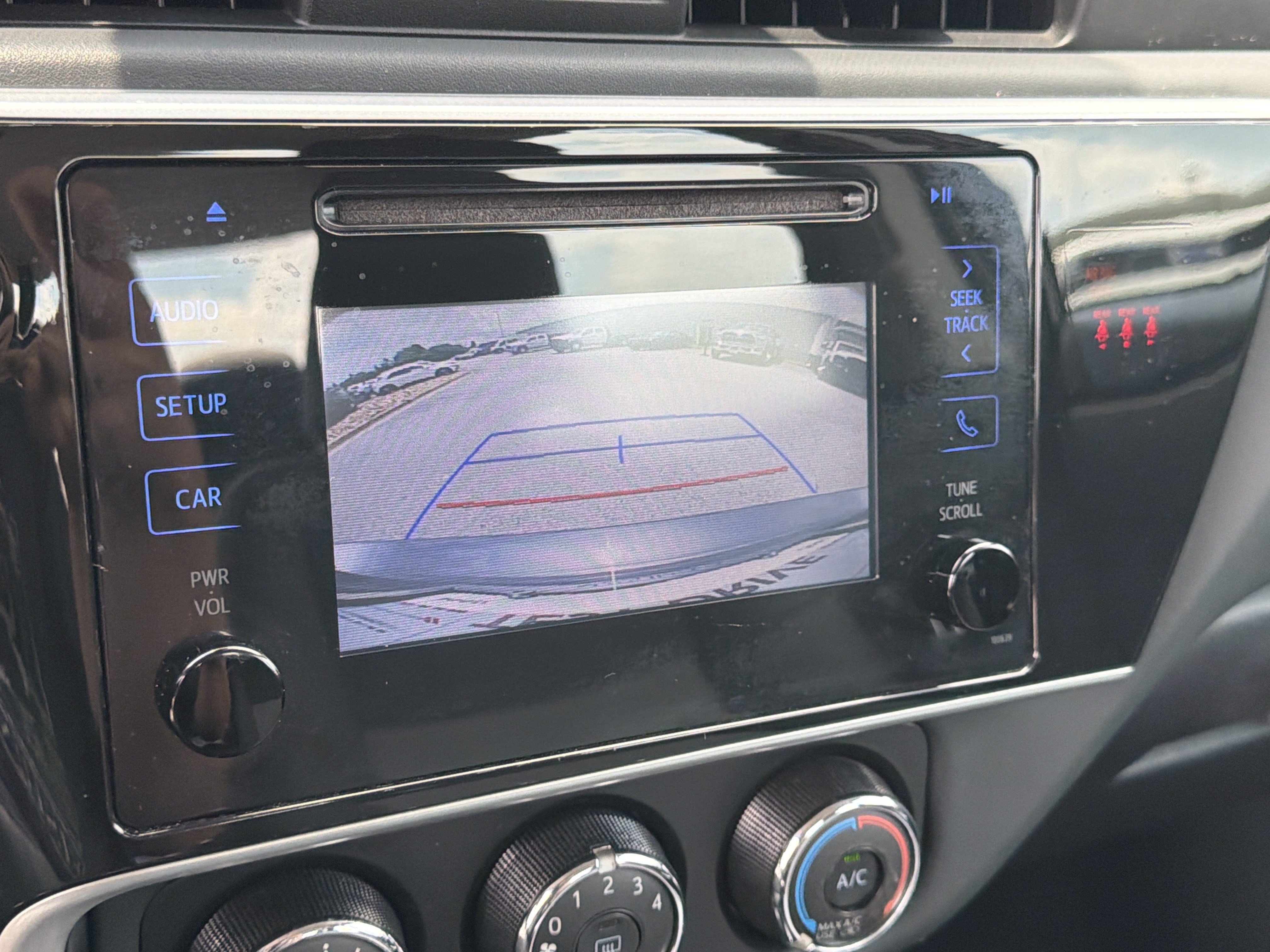 Used 2018 Toyota Corolla L FWD image 34