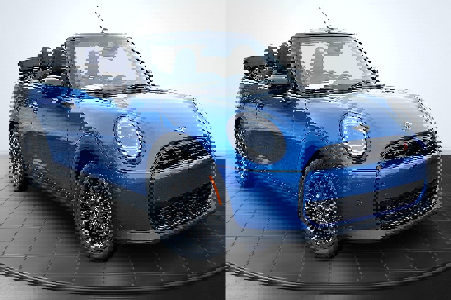 New 2026 MINI Cooper S image 2