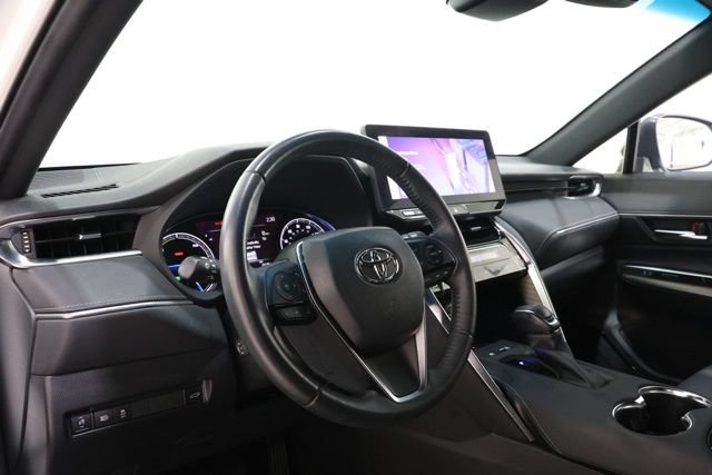Used 2023 Toyota Venza Nightshade AWD/4WD image 15