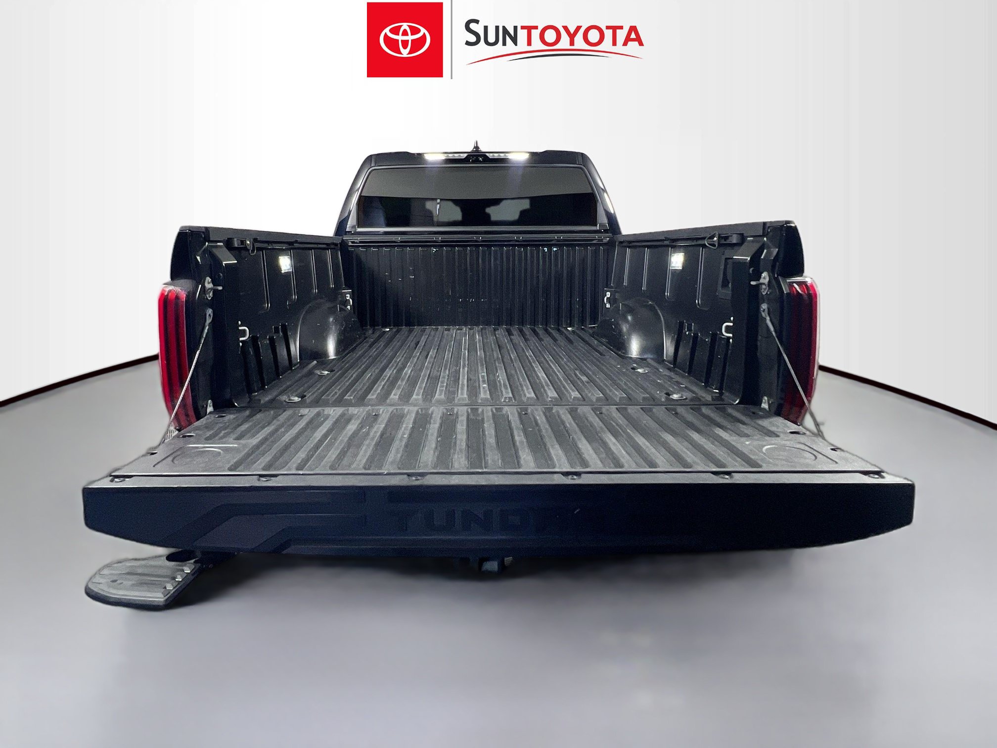 Used 2024 Toyota Tundra Capstone AWD/4WD image 33