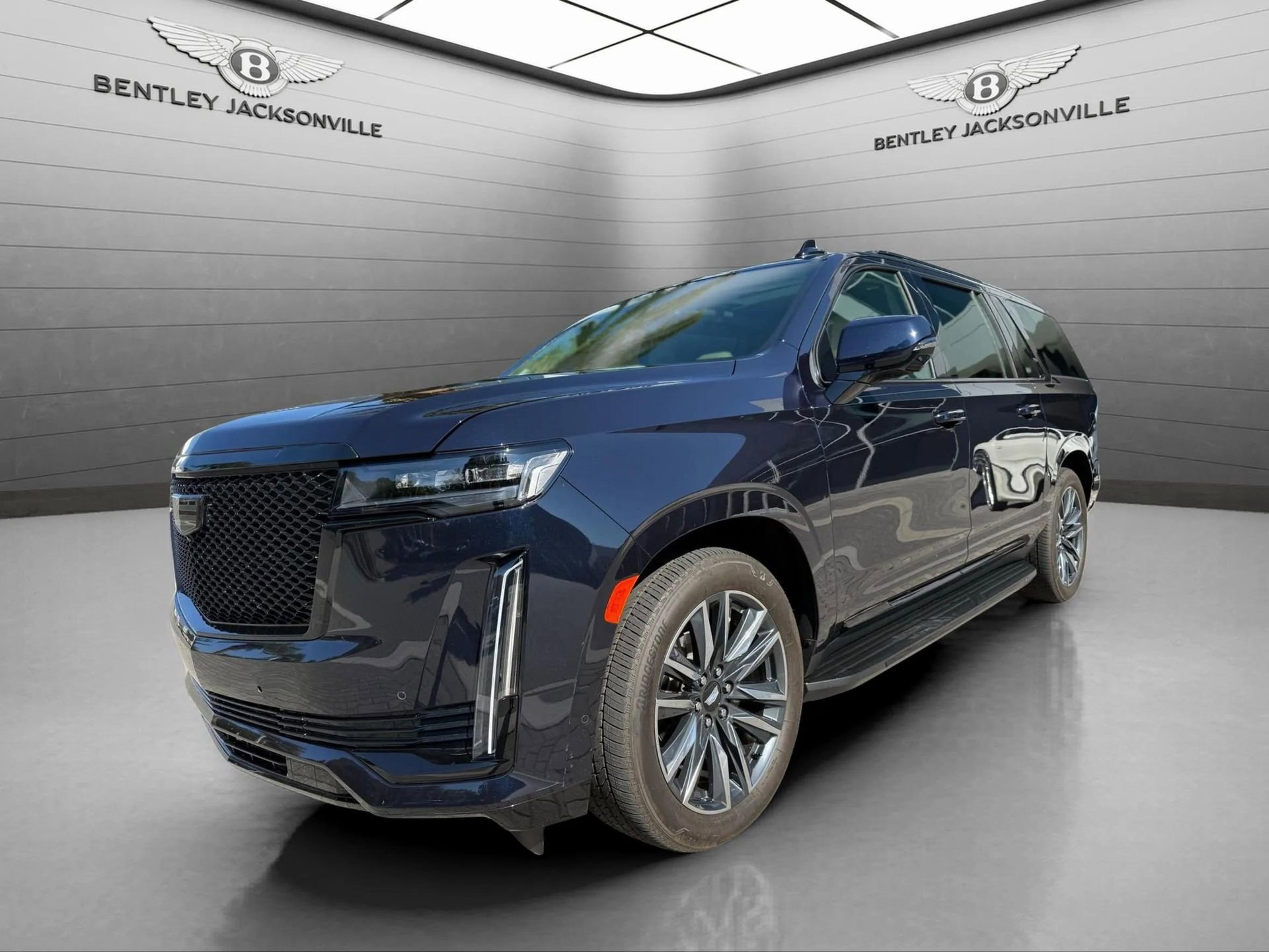 Used 2024 Cadillac Escalade ESV Sport Platinum w/ Heavy-Duty Trailer Package image 10