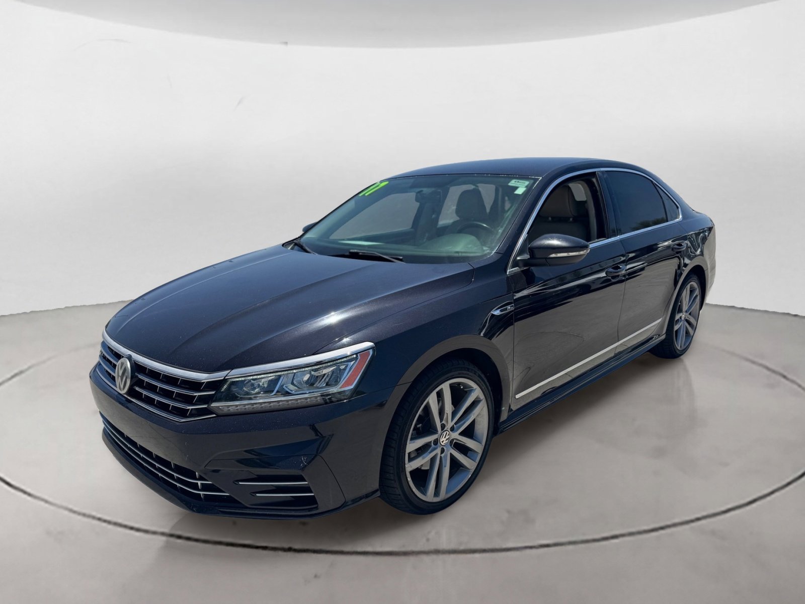 Used 2017 Volkswagen Passat 1.8T R-Line w/ R-Line Lighting Package FWD image 7