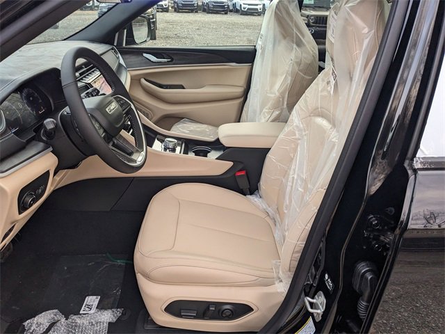 New 2025 Jeep Grand Cherokee Limited image 7