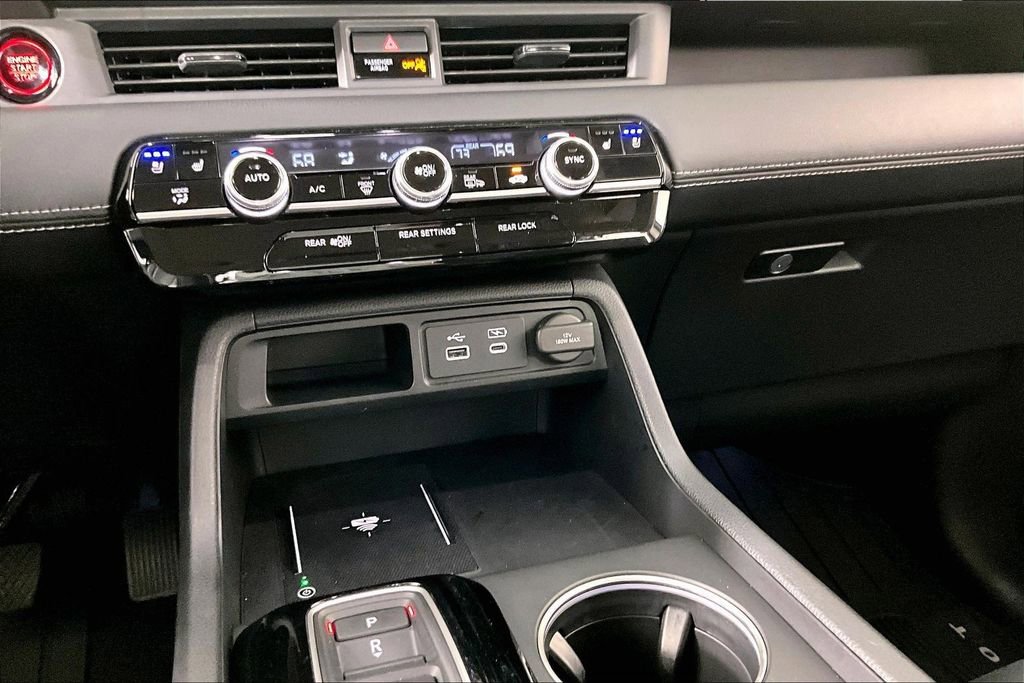 Used 2025 Honda Pilot Elite image 8