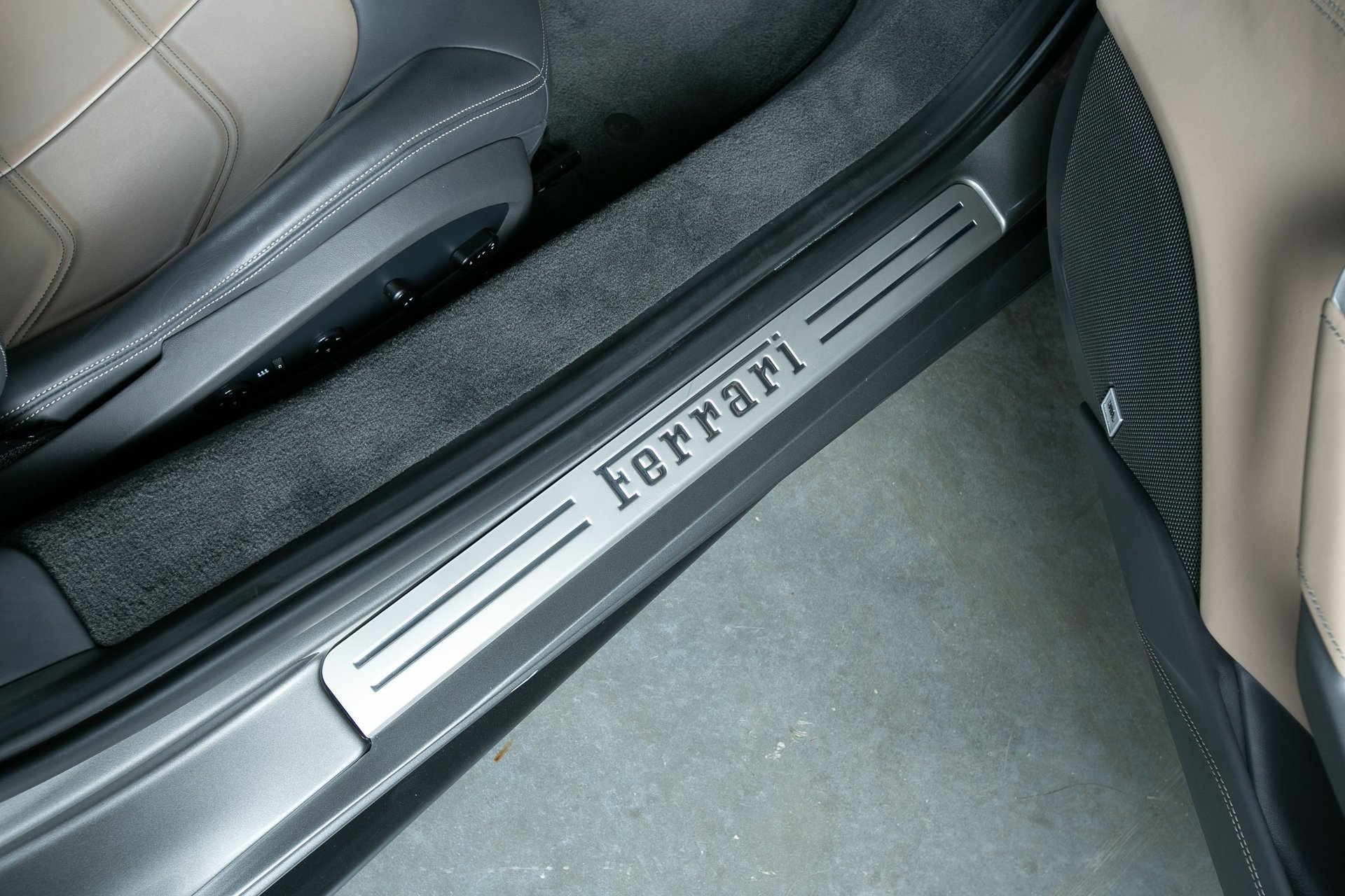 Used 2016 Ferrari 488 GTB image 22