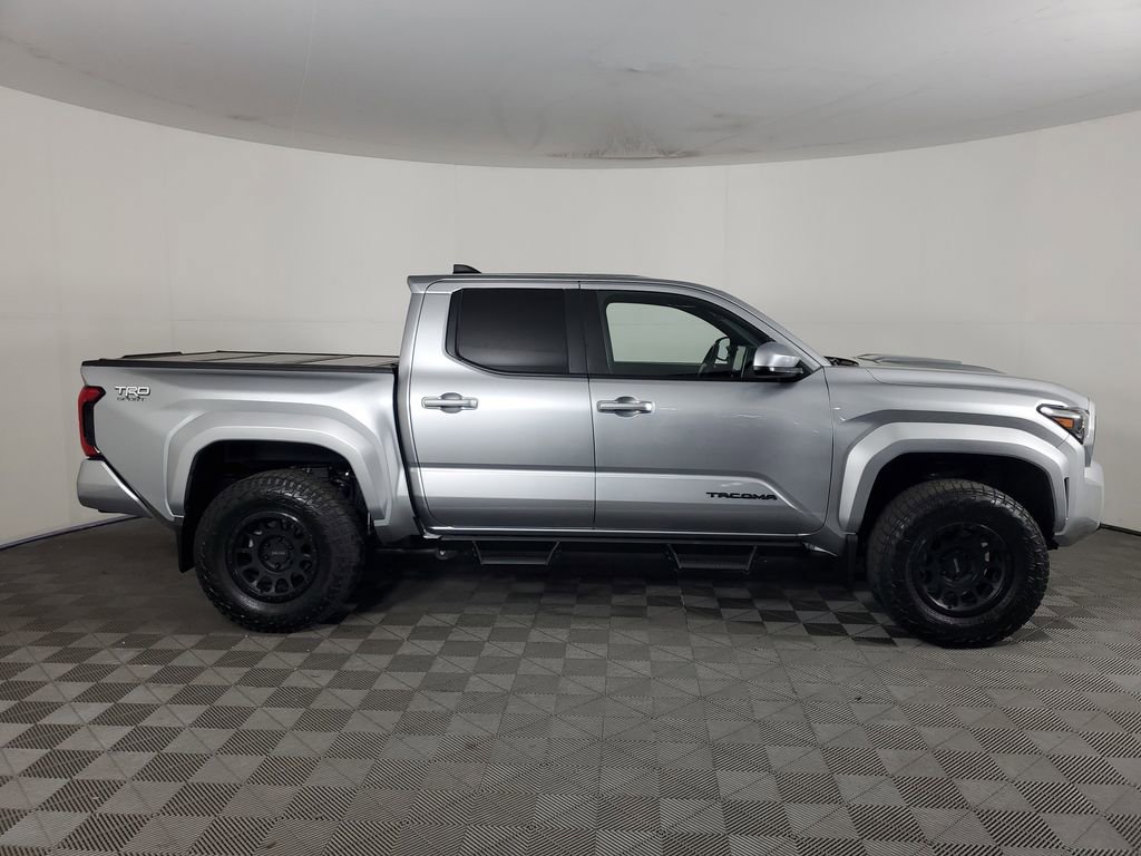 Used 2025 Toyota Tacoma TRD Sport image 3