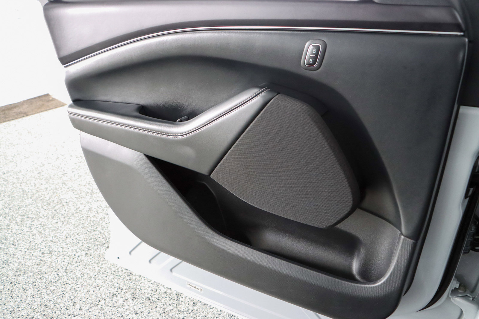 Used 2022 Ford Mustang Mach-E Select image 21