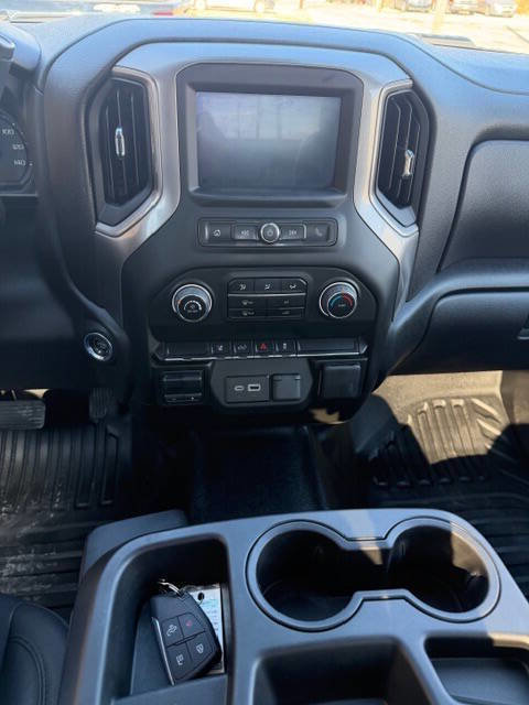 Used 2025 Chevrolet Silverado 2500 W/T w/ WT Convenience Package image 9