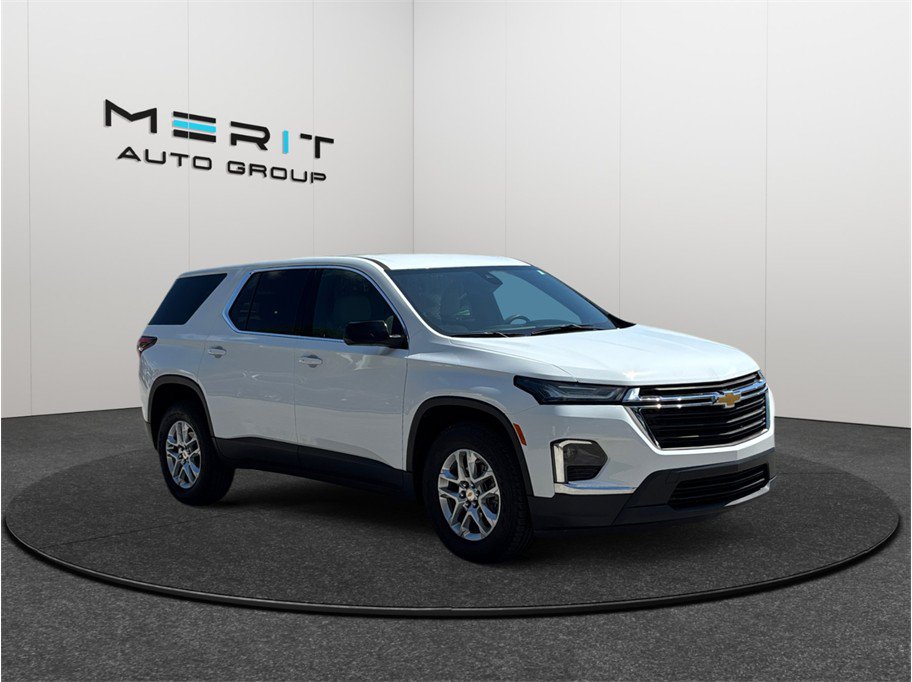 Used 2023 Chevrolet Traverse LS