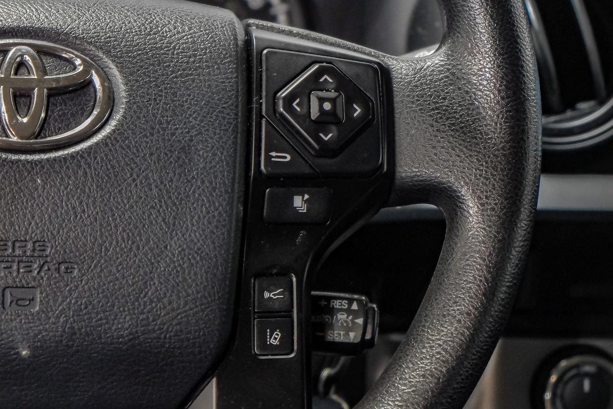 Used 2018 Toyota Tacoma SR w/ SR Convenience Package AWD/4WD image 17