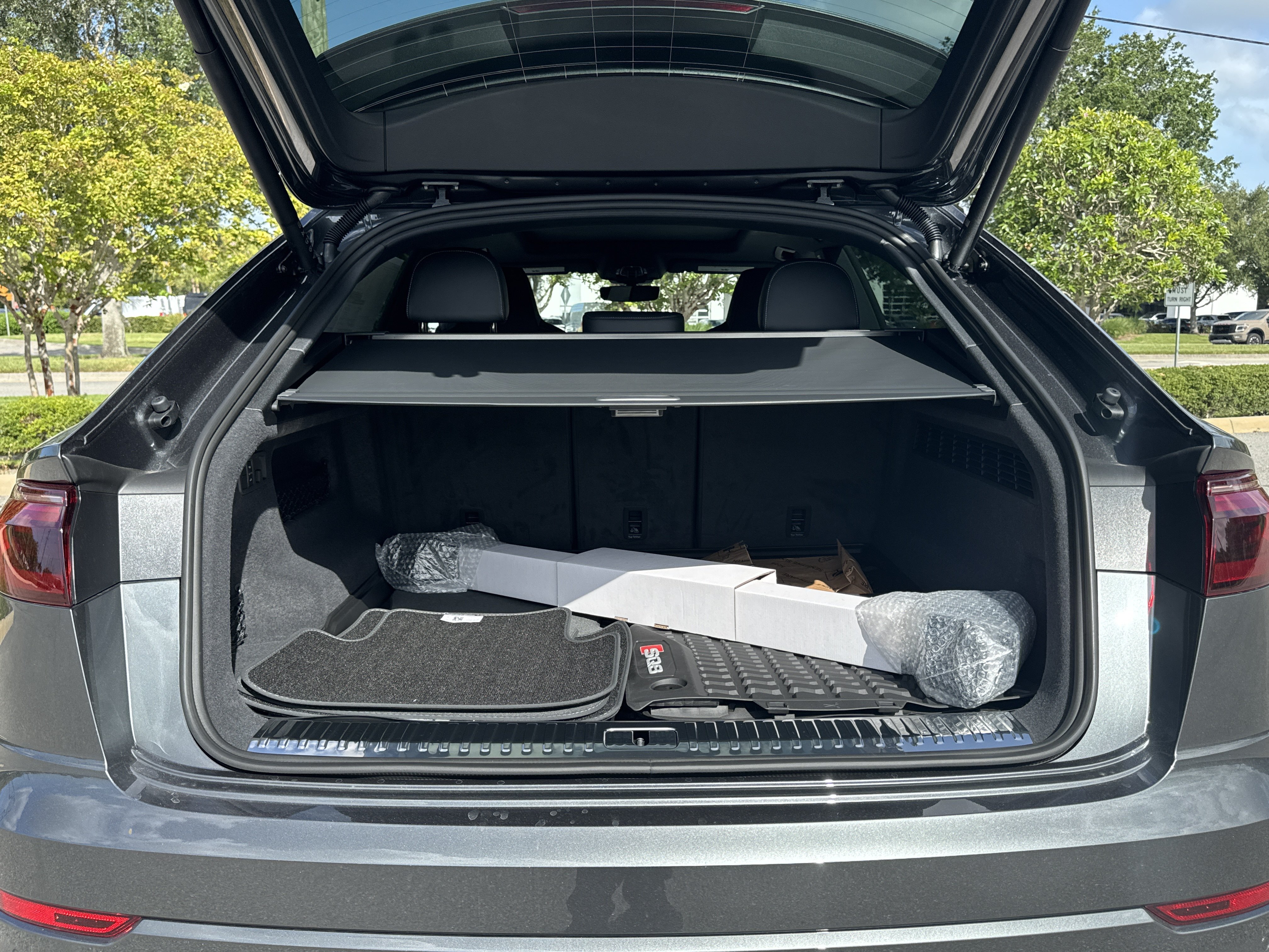 New 2026 Audi SQ8 Premium Plus AWD/4WD image 8