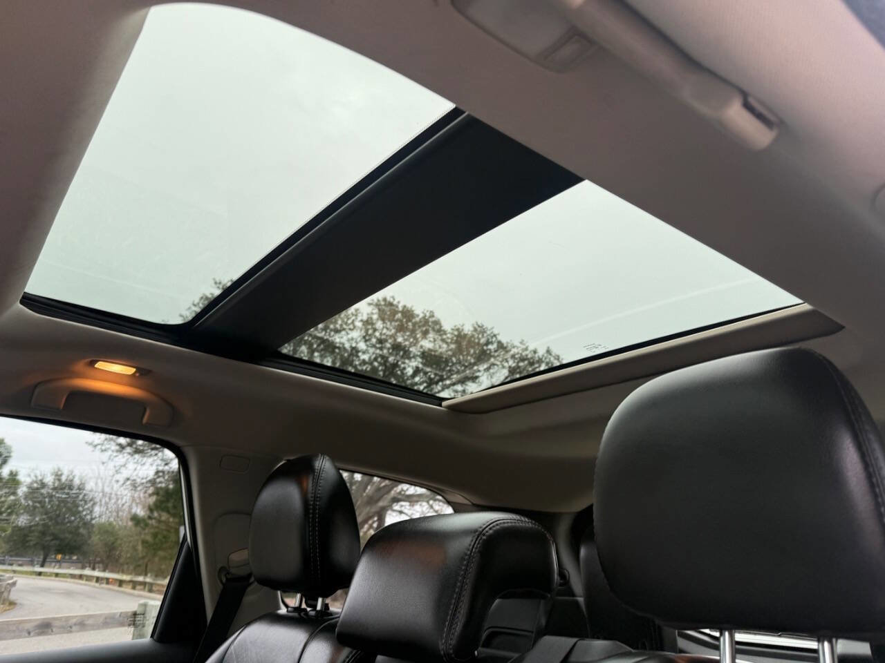 Used 2017 Nissan Pathfinder SL w/ SL Premium Package image 27