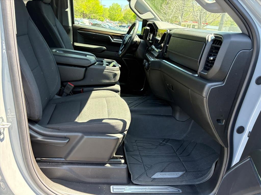 Used 2024 Chevrolet Silverado 1500 LT RWD image 16