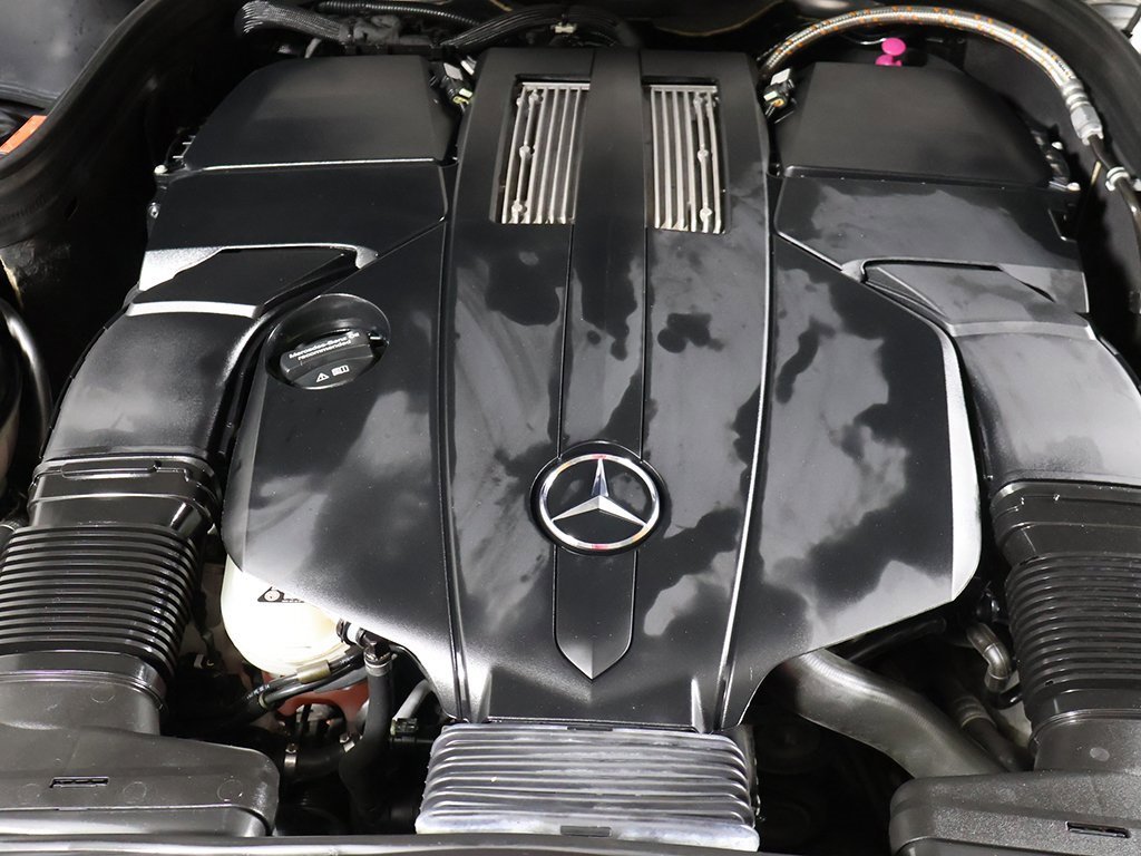Used 2015 Mercedes-Benz E 400 4MATIC Sedan w/ Lighting Package image 18