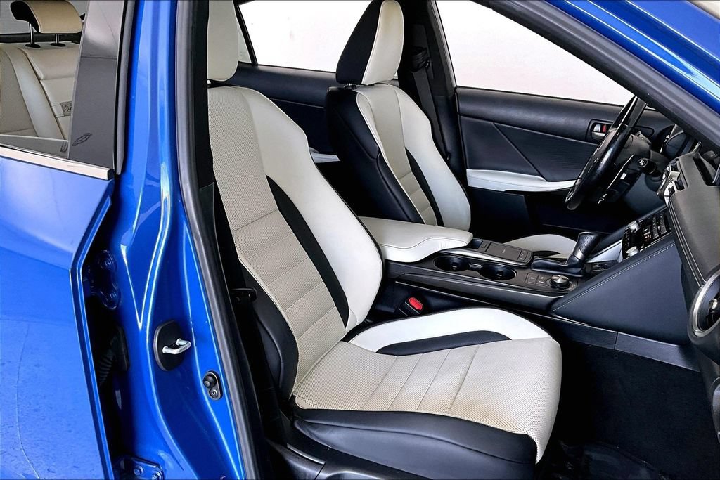 Used 2022 Lexus IS 350 F Sport RWD image 9