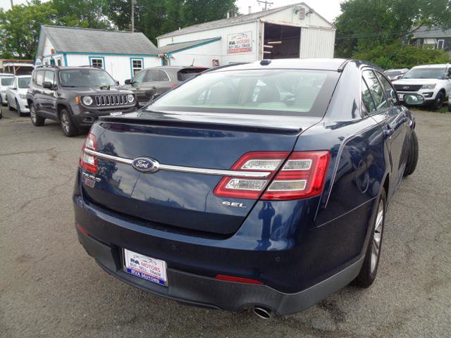 Used 2017 Ford Taurus SEL FWD image 12