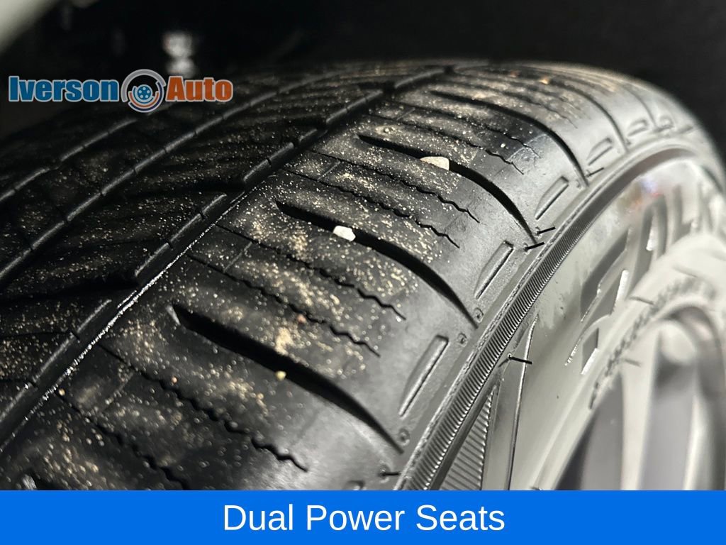 Used 2020 Chrysler Pacifica Touring-L w/ Advanced Safetytec Group image 14