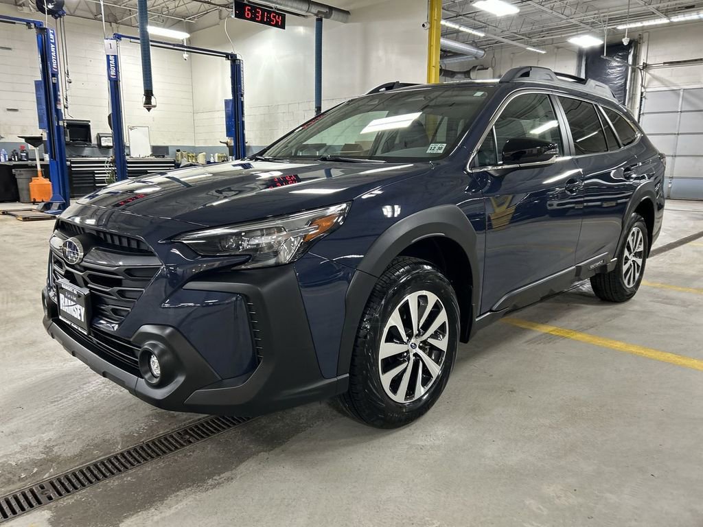 Certified 2025 Subaru Outback Premium image 4