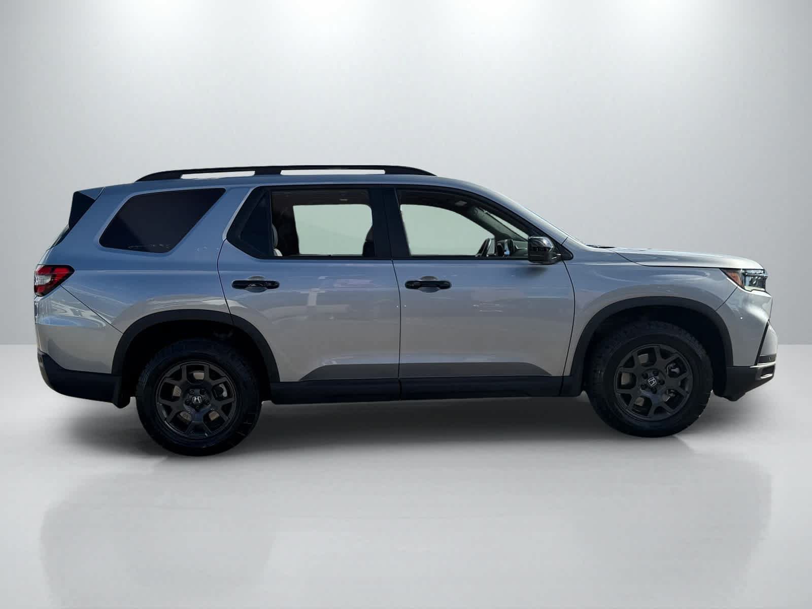 Used 2024 Honda Pilot TrailSport image 8
