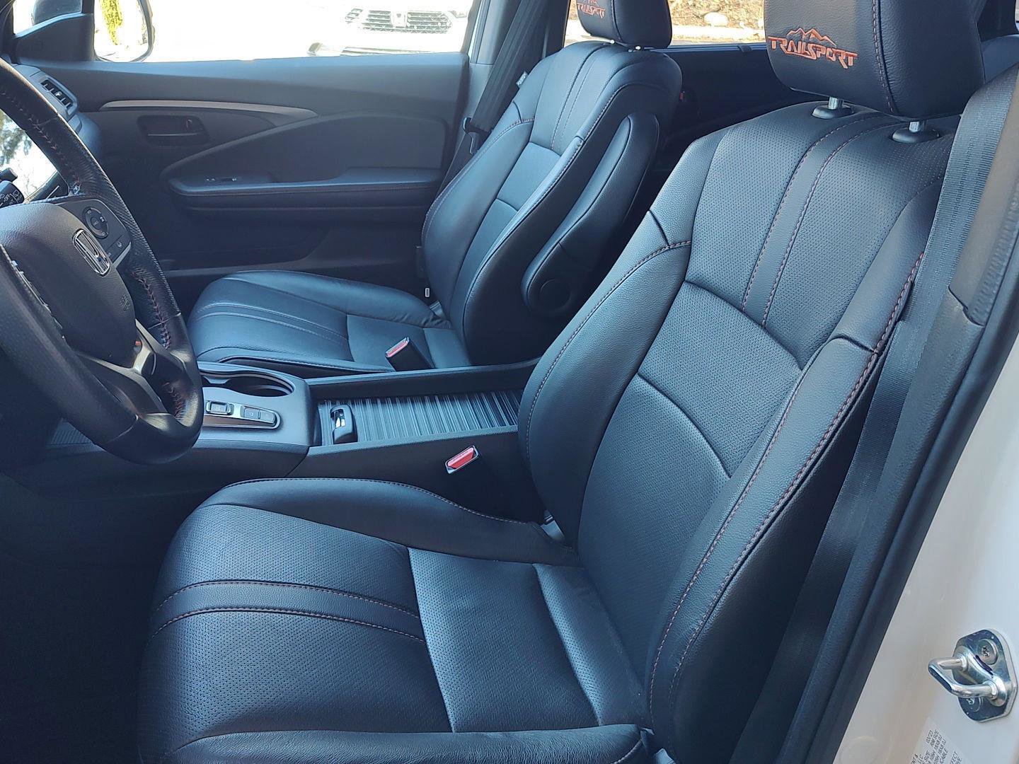 Used 2023 Honda Passport TrailSport image 2