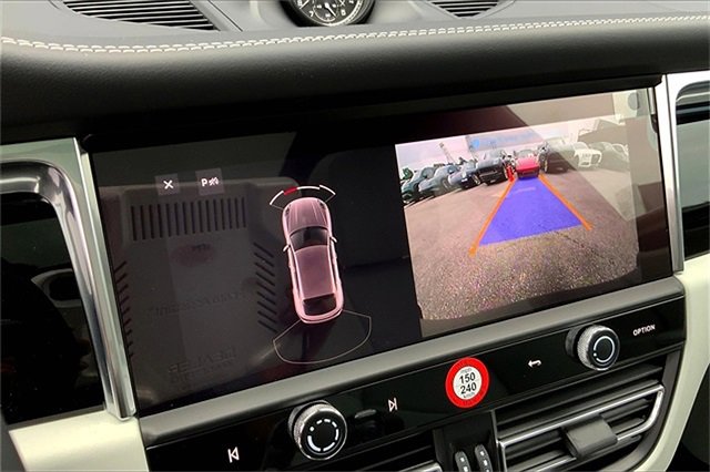 New 2025 Porsche Macan image 35