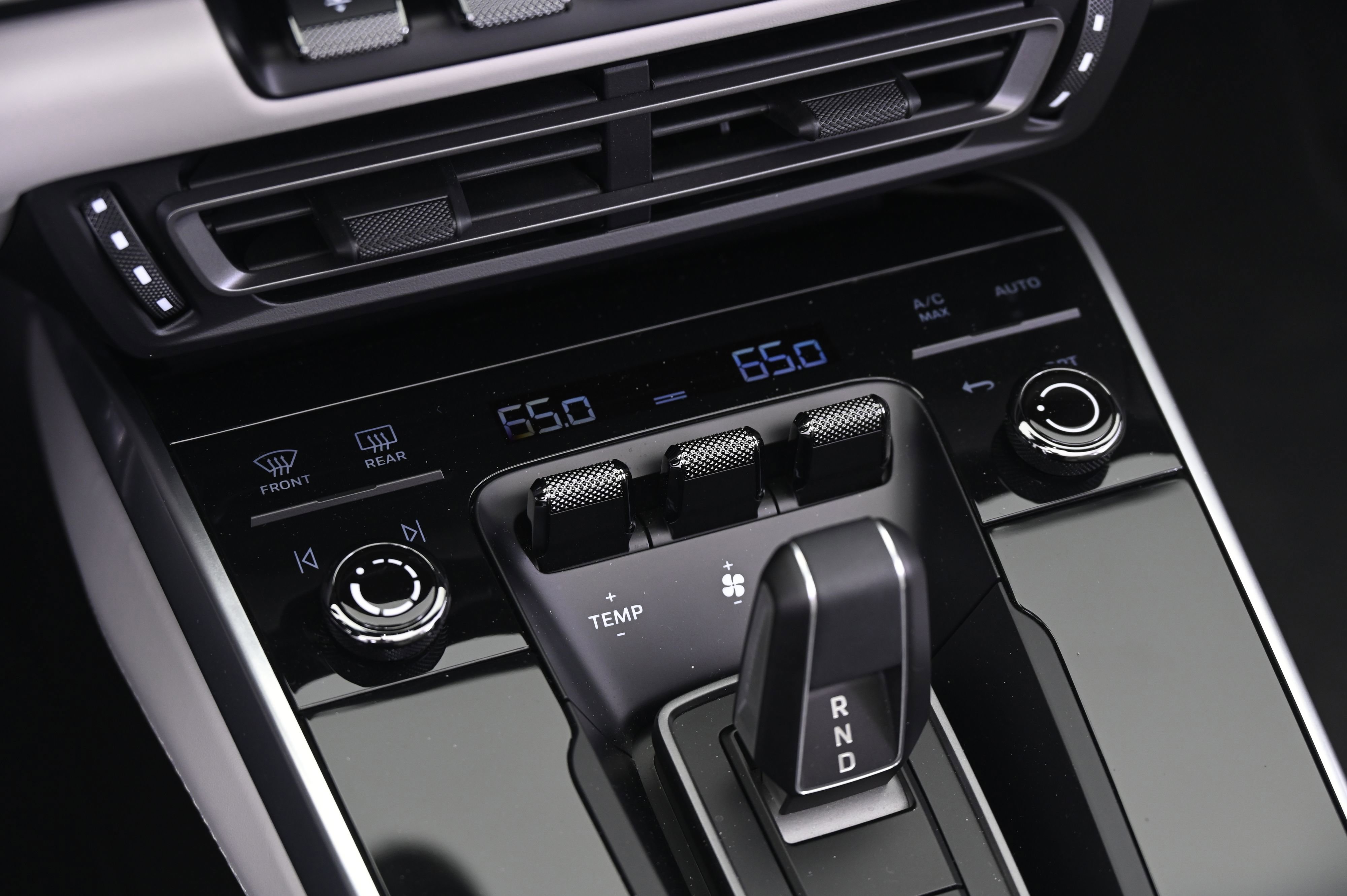 Certified 2025 Porsche 911 Turbo S AWD/4WD image 35