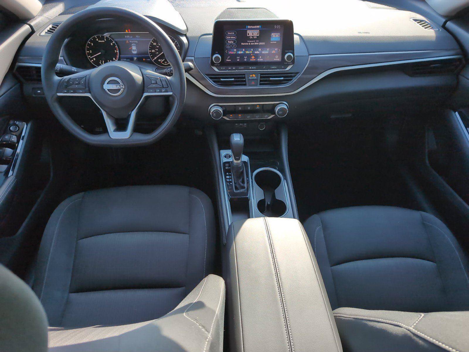 Used 2023 Nissan Altima 2.5 SV FWD image 33