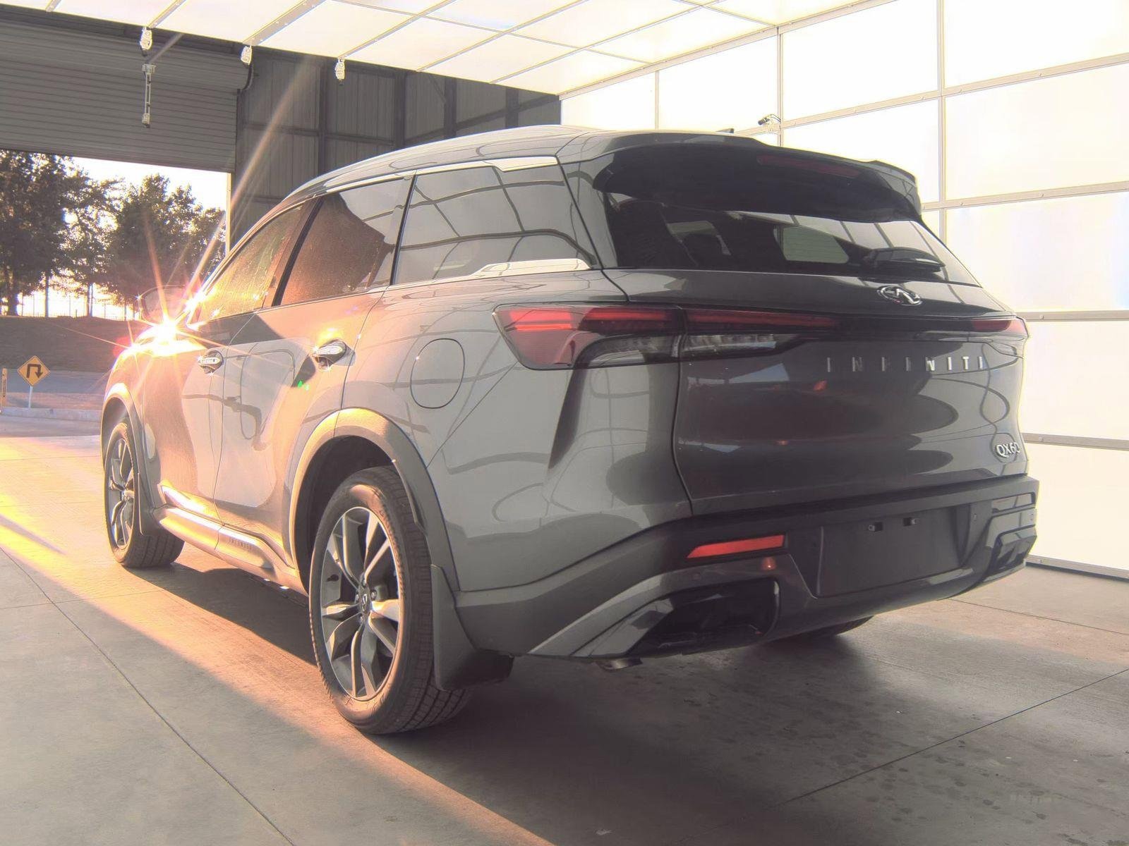 Certified 2025 INFINITI QX60 Luxe image 8