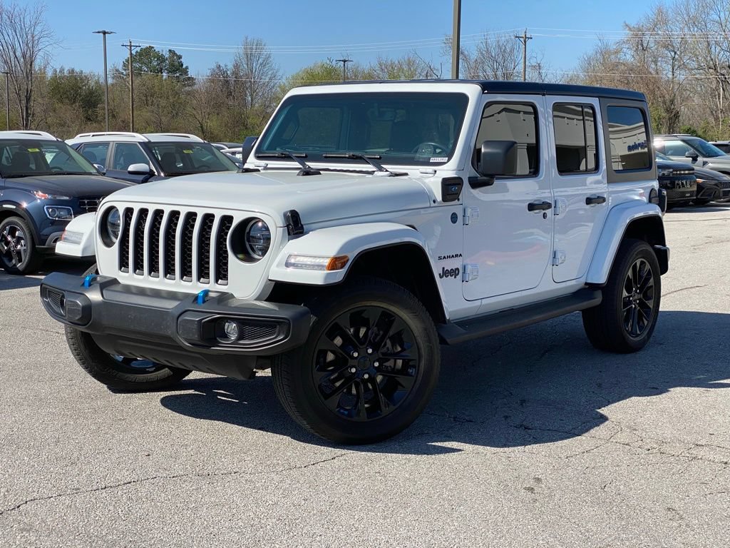 Used 2023 Jeep Wrangler Unlimited Sahara w/ Cold Weather Group AWD/4WD image 3
