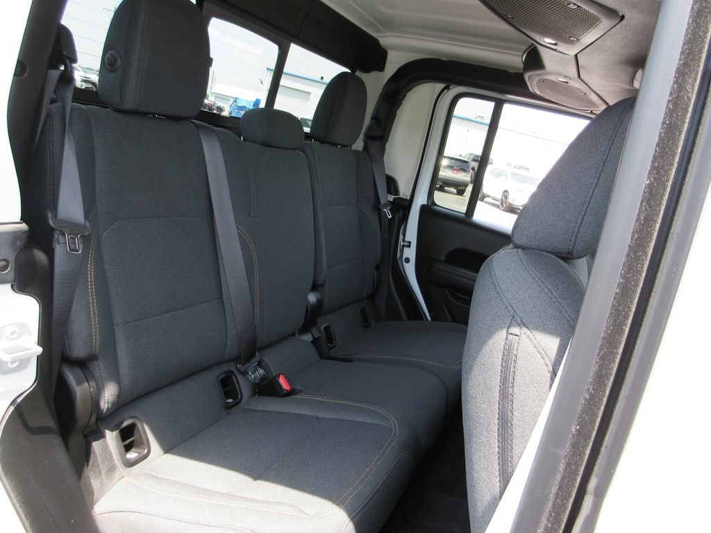 Used 2024 Jeep Gladiator Sport AWD/4WD image 21