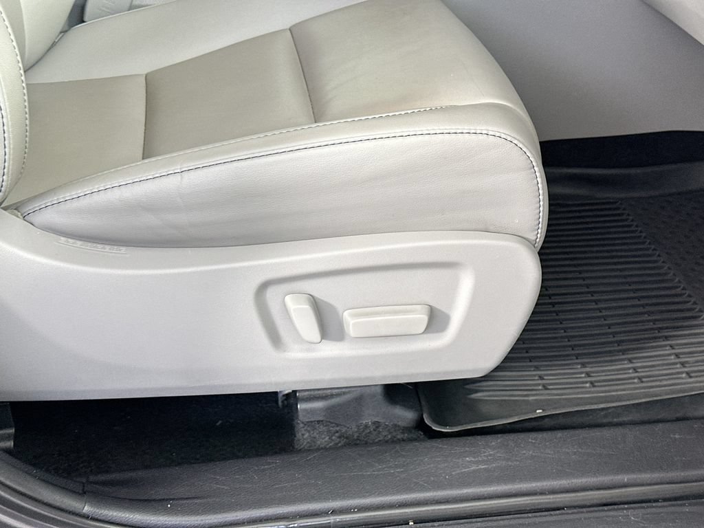 Used 2019 Toyota Highlander XLE AWD/4WD image 22