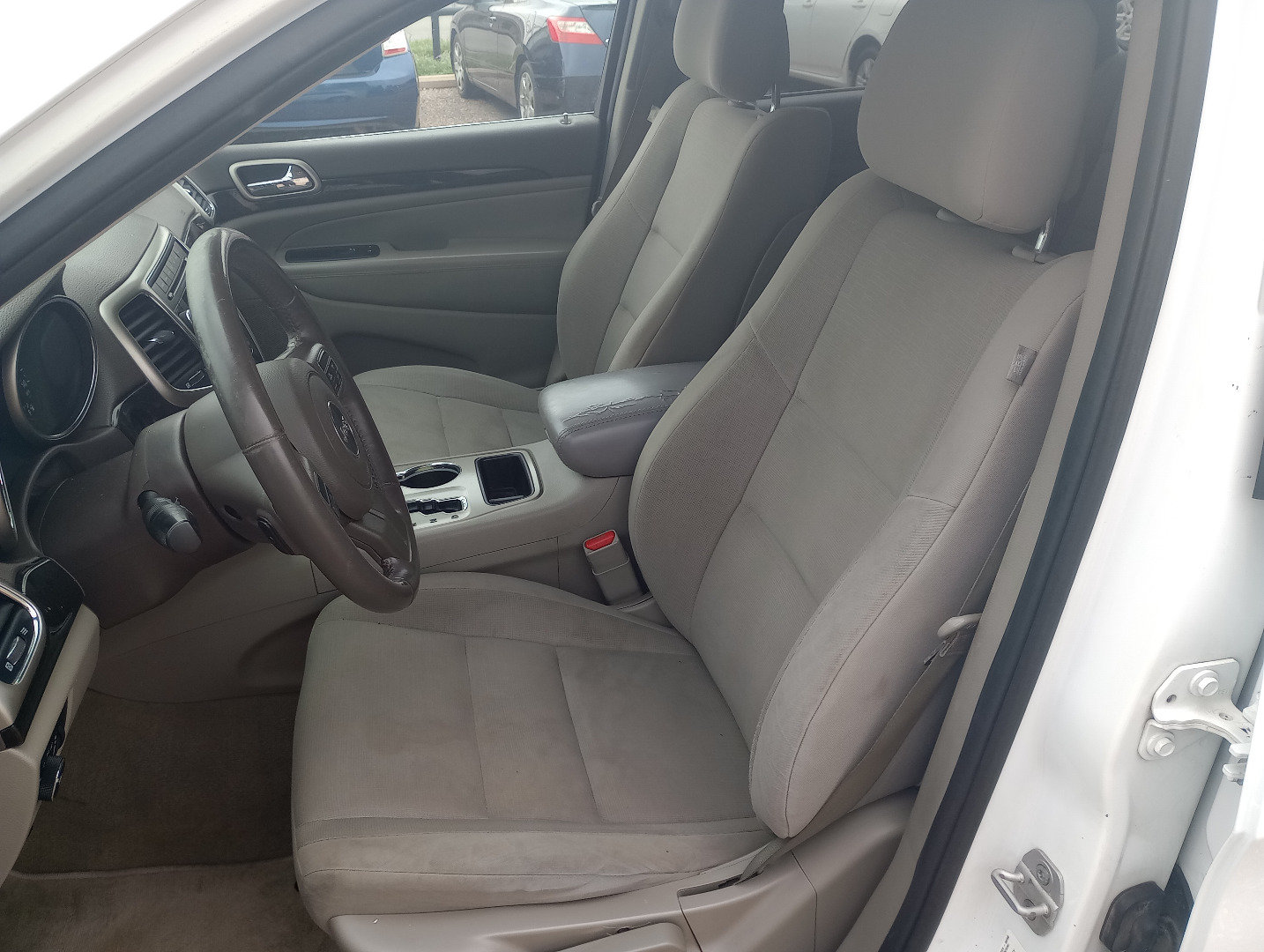 Used 2013 Jeep Grand Cherokee Laredo RWD image 10