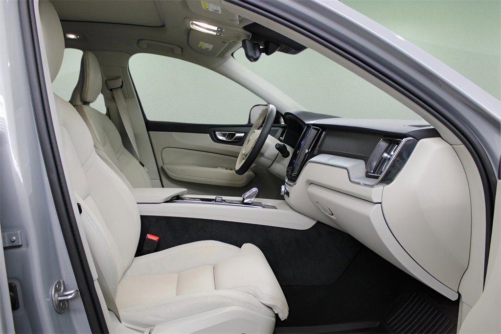 Certified 2025 Volvo XC60 T8 Ultra w/ Protection Package Premier image 35