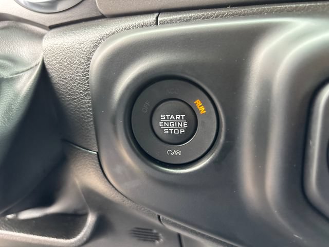Used 2023 Jeep Gladiator Sport AWD/4WD image 16