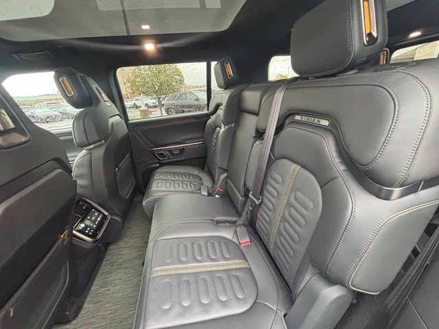 Used 2022 Rivian R1S Launch Edition Quad AWD/4WD image 18