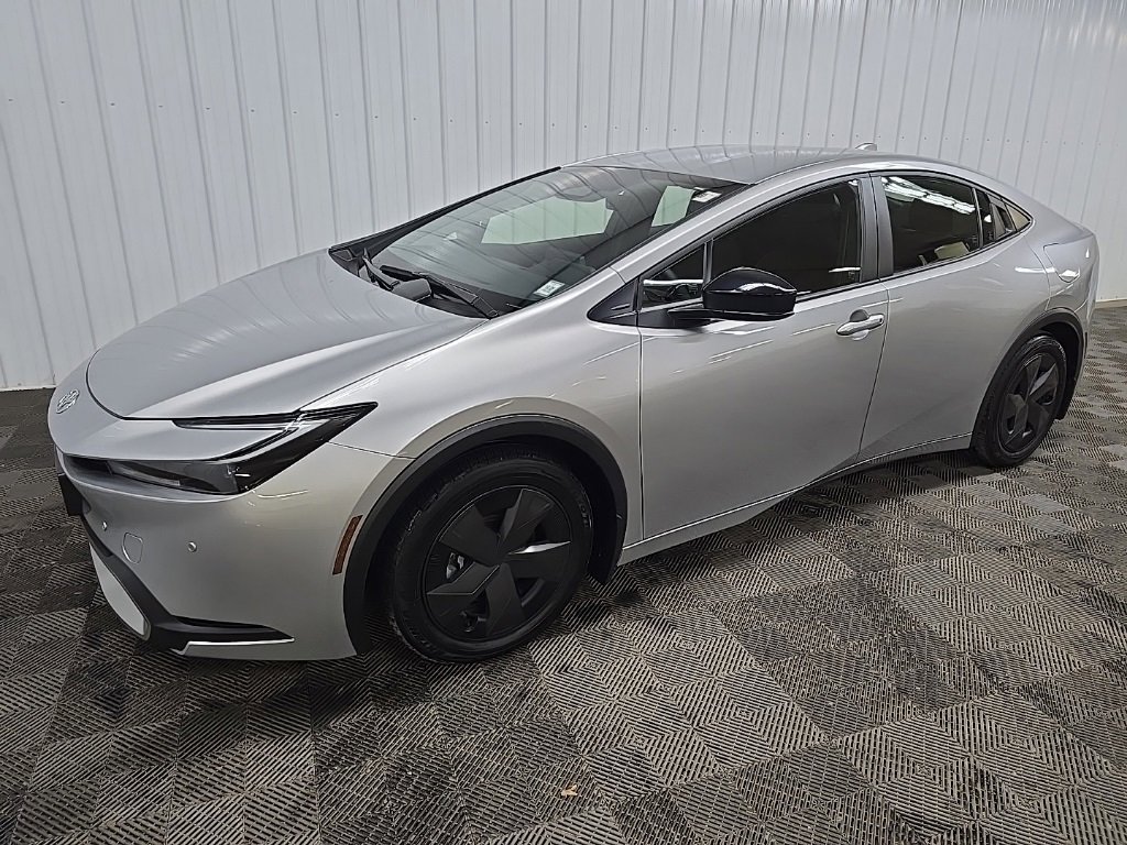Used 2025 Toyota Prius Plug-In Hybrid image 6