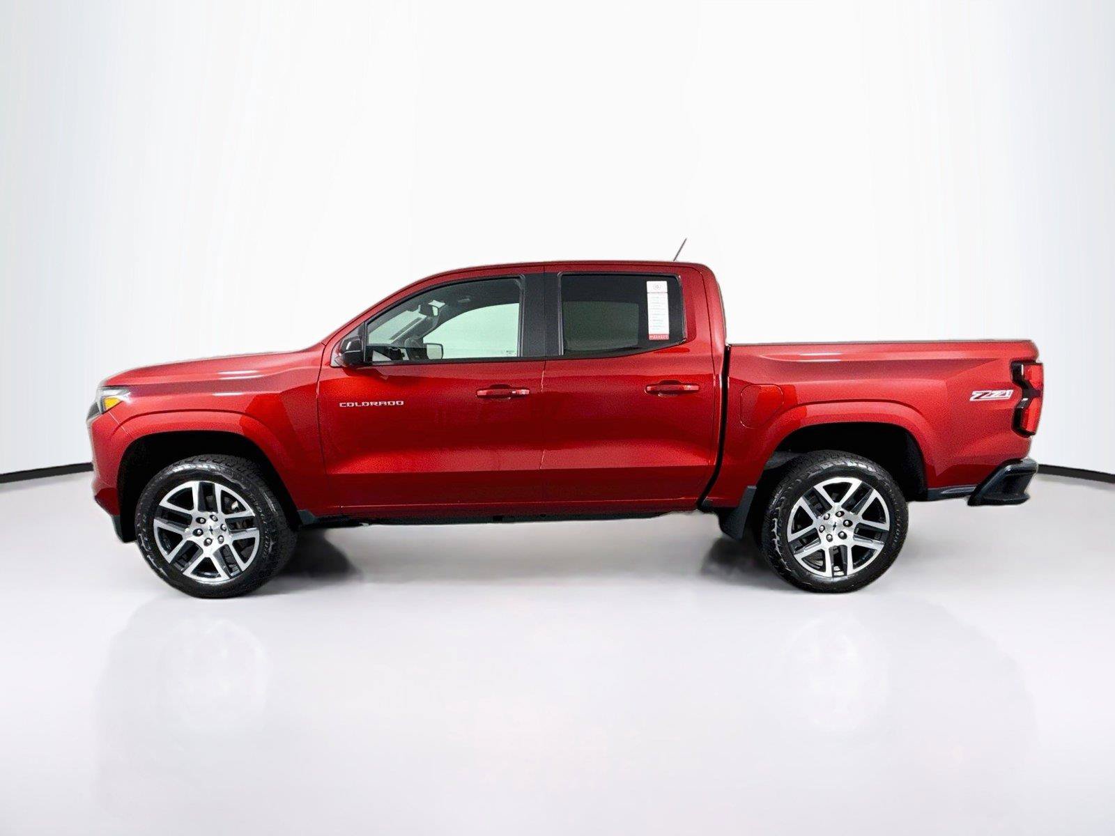 Used 2024 Chevrolet Colorado Z71 w/ Z71 Convenience Package 2 AWD/4WD image 14