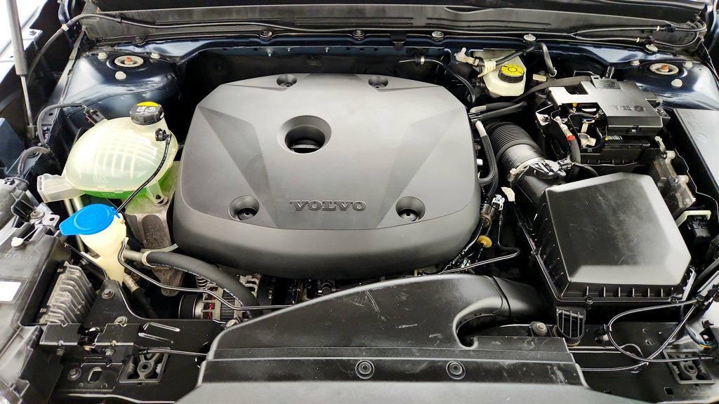 Used 2021 Volvo XC40 T5 Momentum w/ Premium Package AWD/4WD image 27