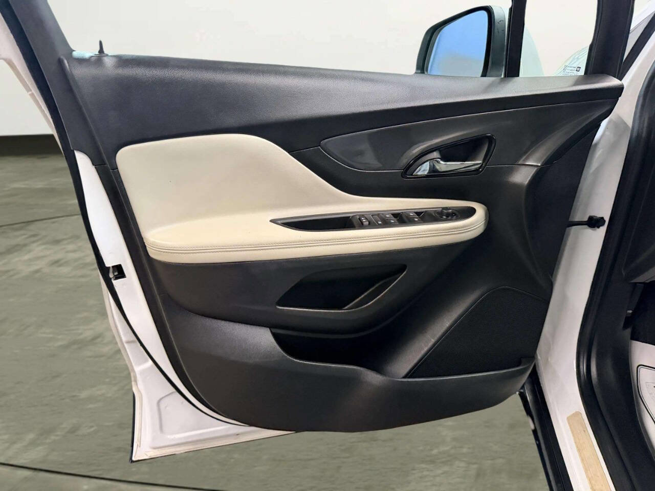 Used 2018 Buick Encore Preferred image 12