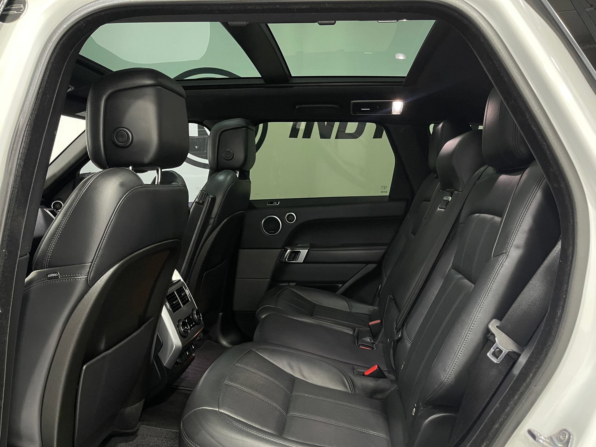 Used 2020 Land Rover Range Rover Sport HSE AWD/4WD image 30