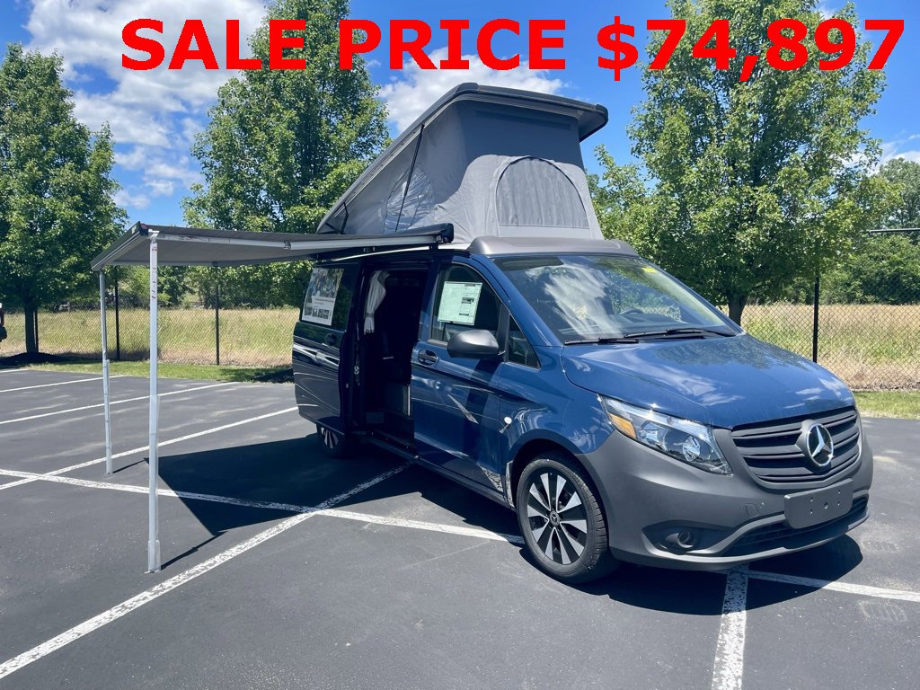 New 2023 Mercedes-Benz Metris Passenger image 1