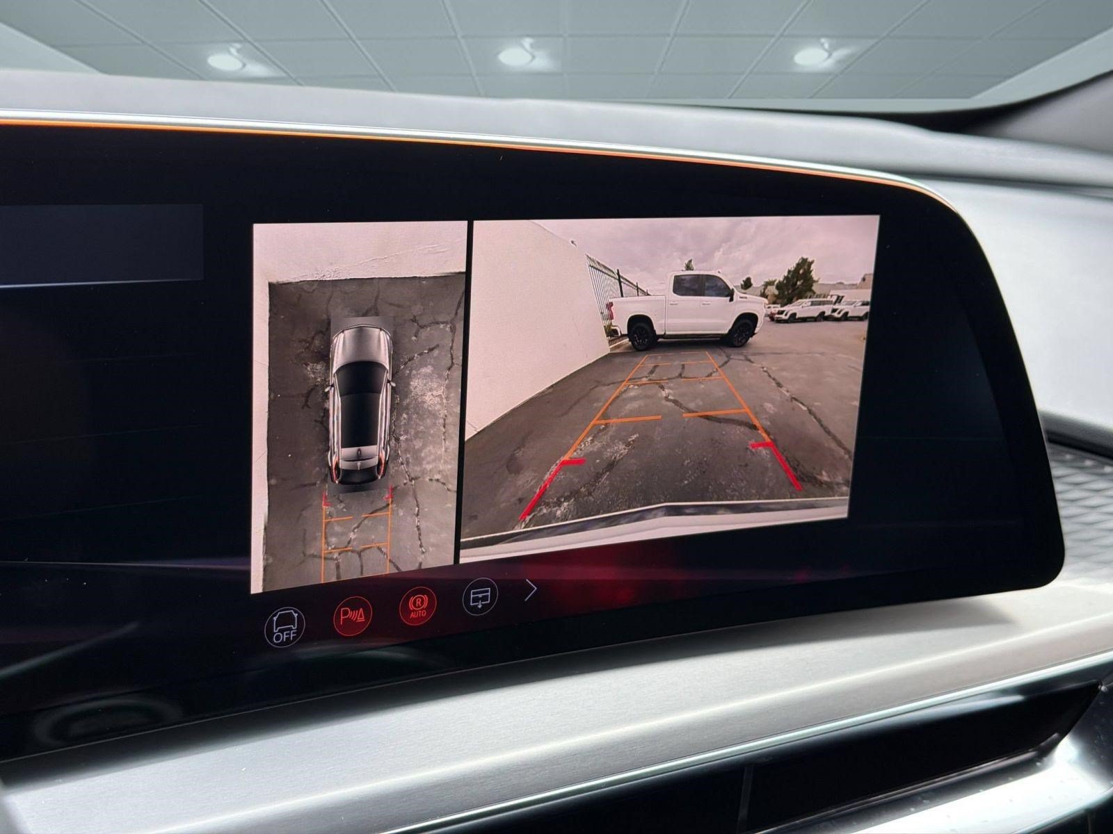 New 2026 Cadillac Lyriq V AWD/4WD image 17