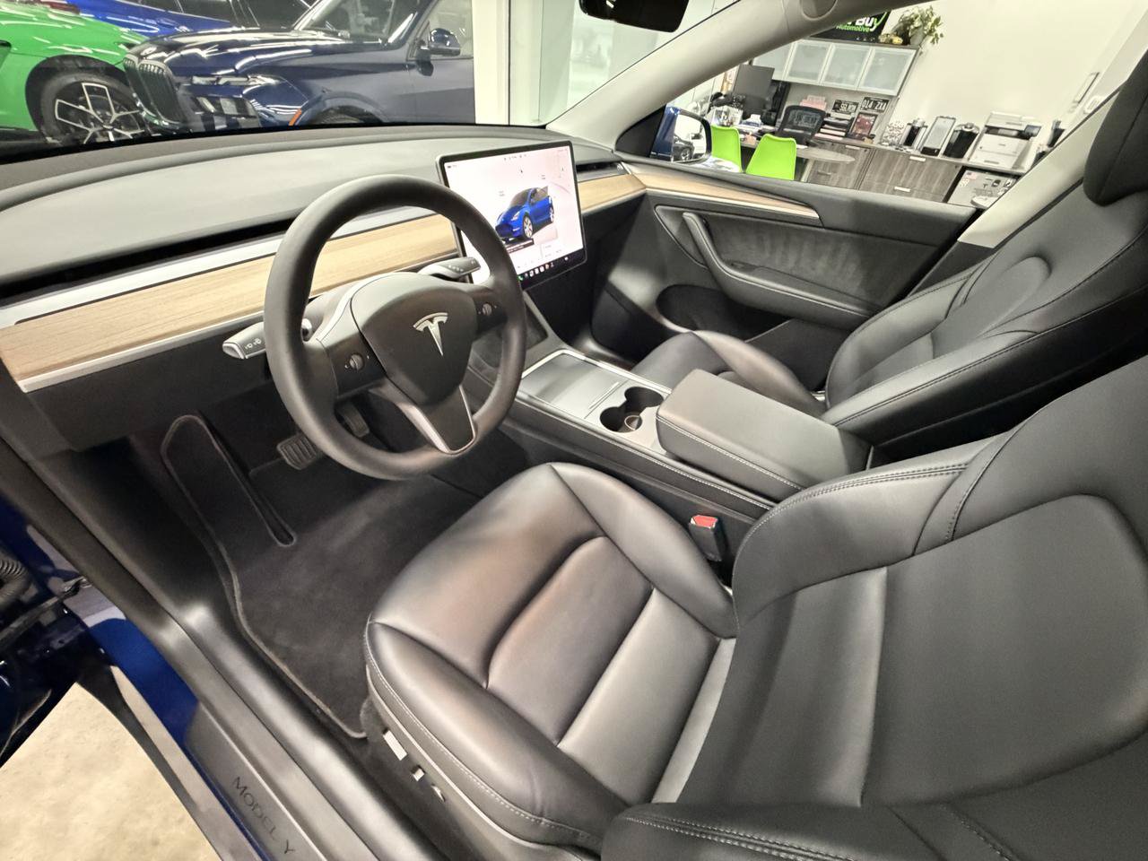 Used 2024 Tesla Model Y Long Range AWD/4WD image 10