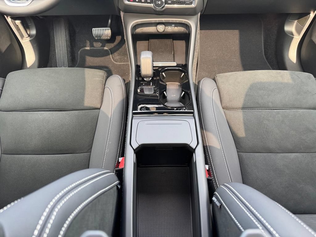 Certified 2023 Volvo C40 P8 Recharge Ultimate AWD/4WD image 13