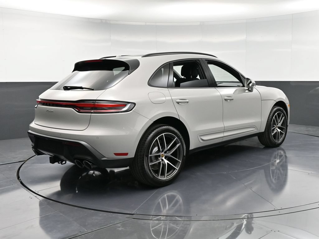 Certified 2026 Porsche Macan AWD/4WD image 8