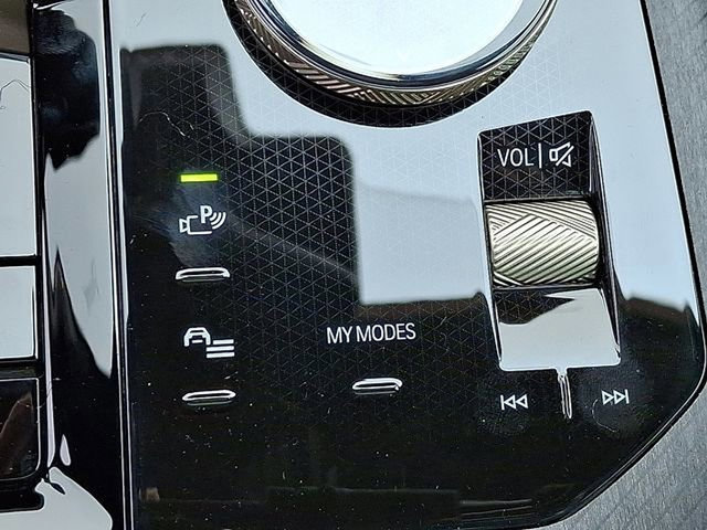 Used 2025 BMW X3 xDrive30i w/ Premium Package image 18