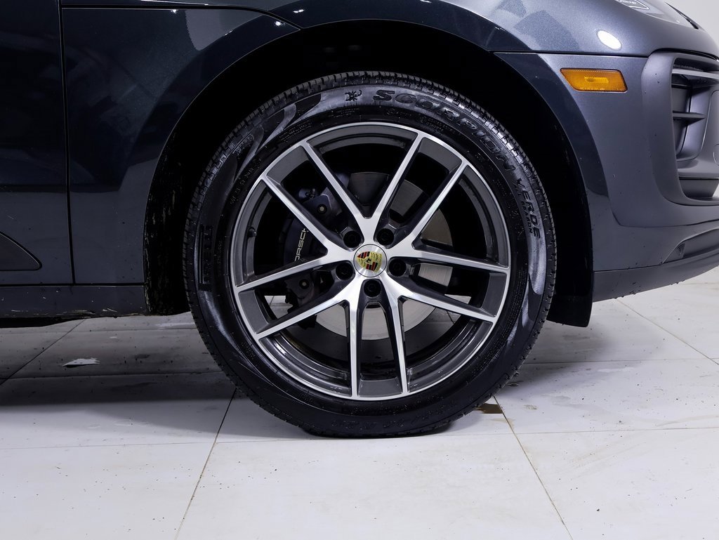 Used 2025 Porsche Macan image 22